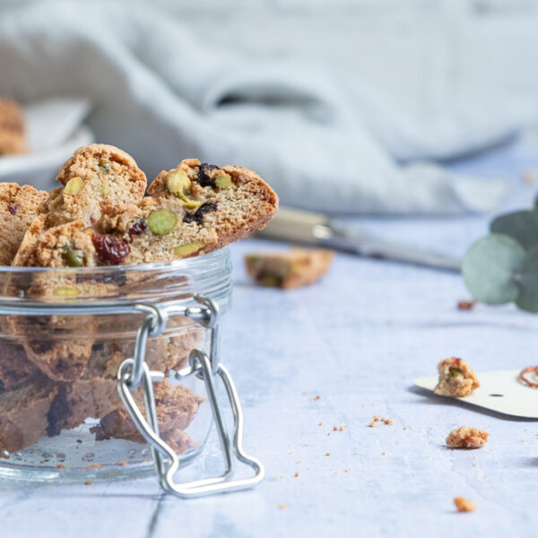 weihnachtliche-Cantuccini_Rezept- mit-Pistazien-und-Cranberrys