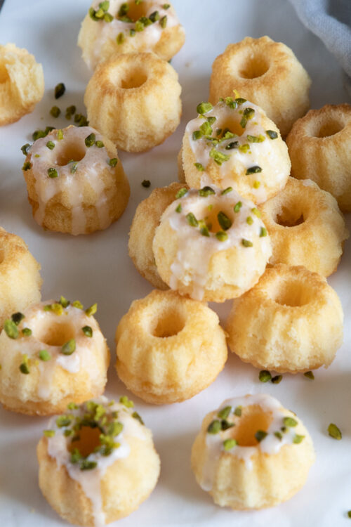 Glück im Glas: kleine fluffige Mini-Gugl mit Eierlikör