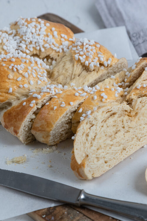 „Brot & Honig“: Rezepte für ein gutes Leben und der erste selbstgebackene Hefezopf