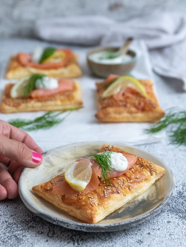 Aus der schnellen schwedischen Sommerküche: Lachs-Blätterteig-Schnitten ...