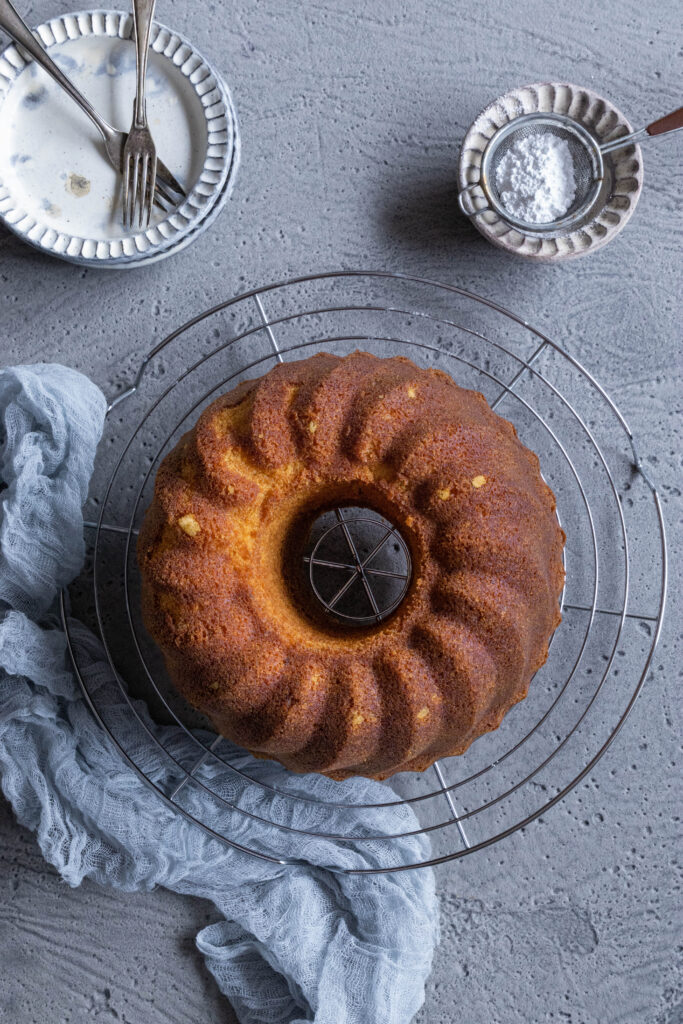 Saftiger Eierlikör-Napfkuchen: der Klassiker auf der Ostertafel - my ...