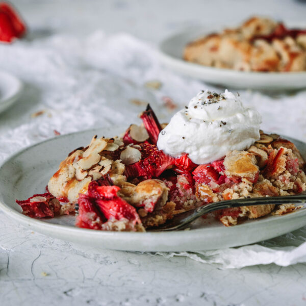 Rhabarber-Erdbeer-Galette